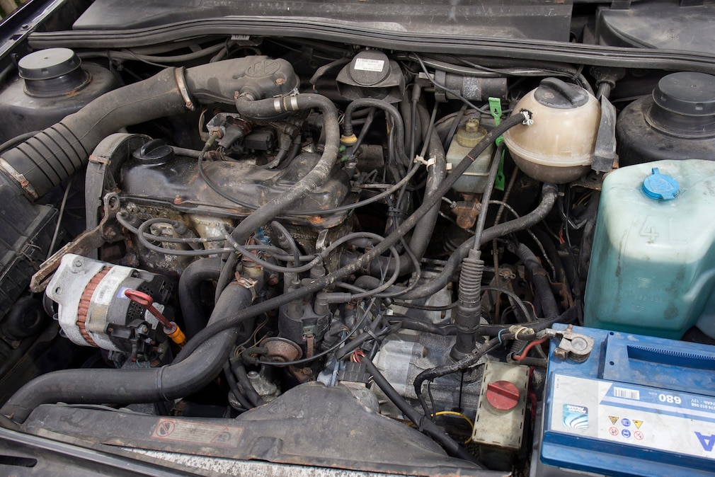 Motor und Motorraum des VW Golf 2 Fire & Ice