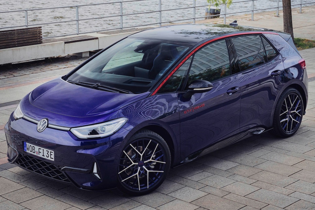 VW ID.3 GTX Fire and Ice von schräg vorn oben