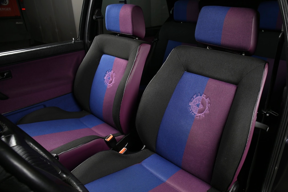 Vordersitze des VW Golf 2 Fire & Ice