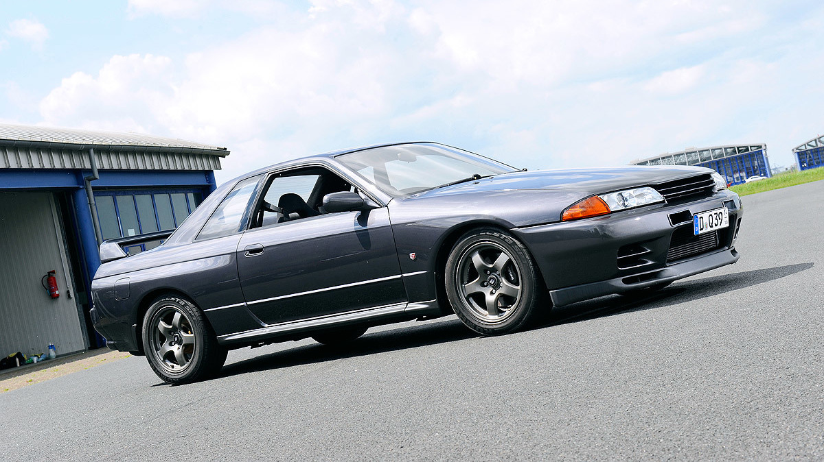 Nissan_Skyline_GTR_E32_cbi_002