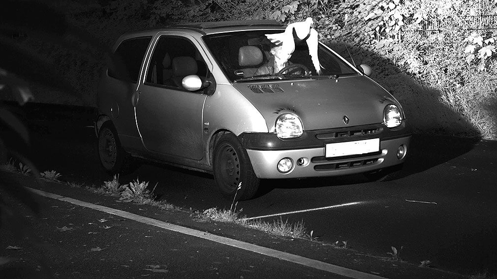 Renault Twingo raste in Viersen durch 30er-Zone Renault Twingo raste in Viersen durch 30er-Zone