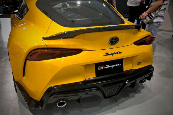 Carbon-Anbauteile für den Supra