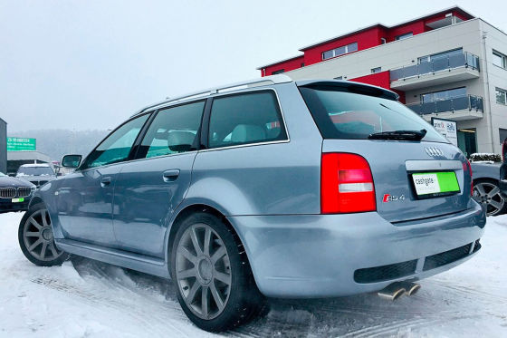 RS4 mit niedriger Laufleistung und 386 PS!