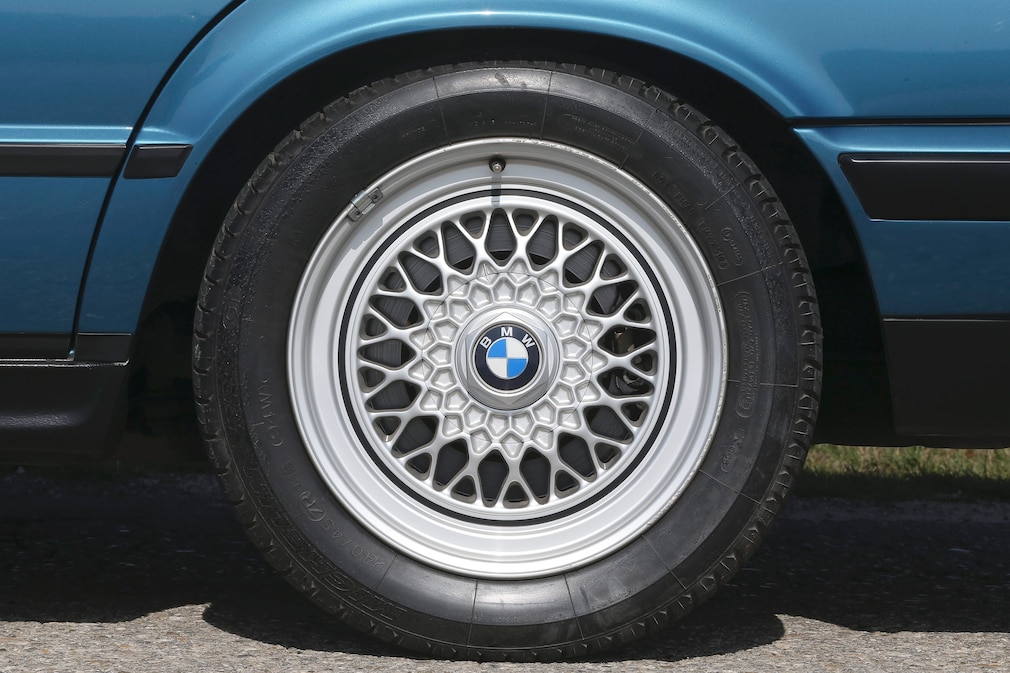 Alu-Rad des BMW 540i (E34)