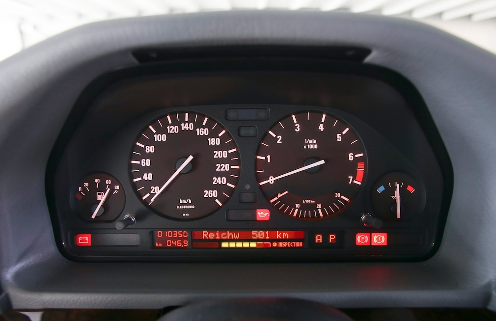 Instrumente, Tacho, Drehzahlmesser des BMW 540i (E34)