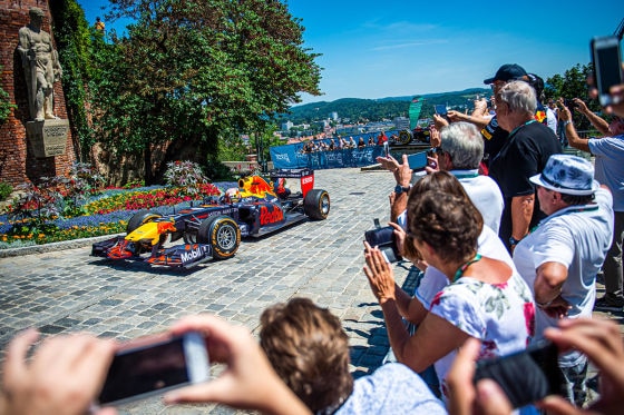 Verstappen fährt sich in Graz warm