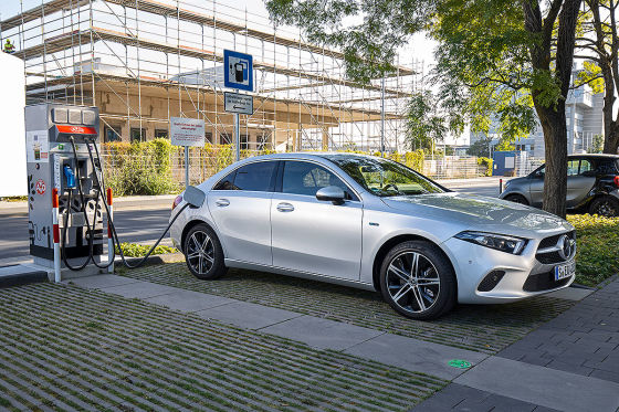 A-Klasse wird zum Plug-in-Hybrid
