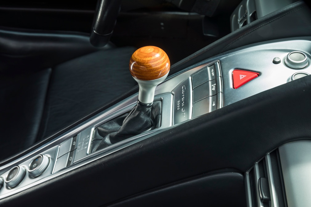 Porsche Carrera GT Mittelkonsole und Schaltknauf
