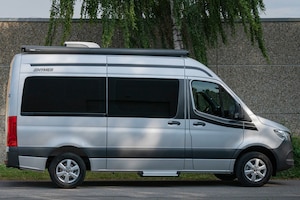 Zwei neue Kastenwagen auf Mercedes-Basis