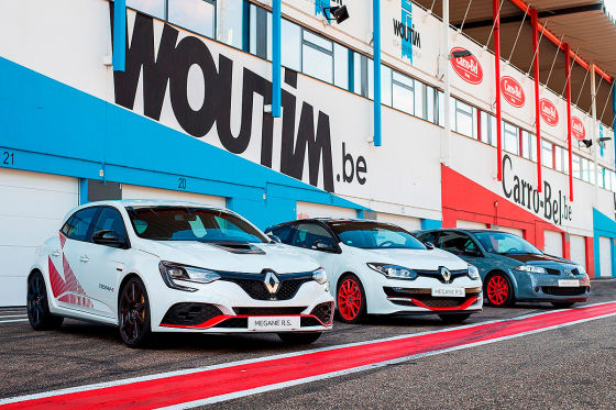 Vier Türen aber nur zwei Sitze für den Trophy-R!