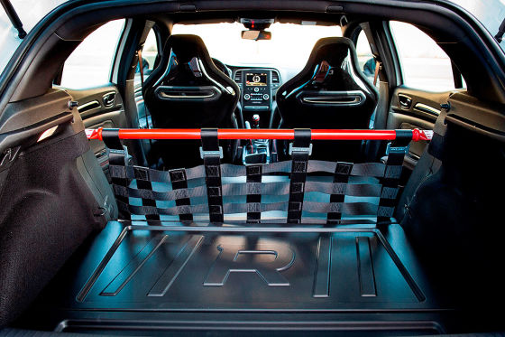 Vier Türen aber nur zwei Sitze für den Trophy-R!