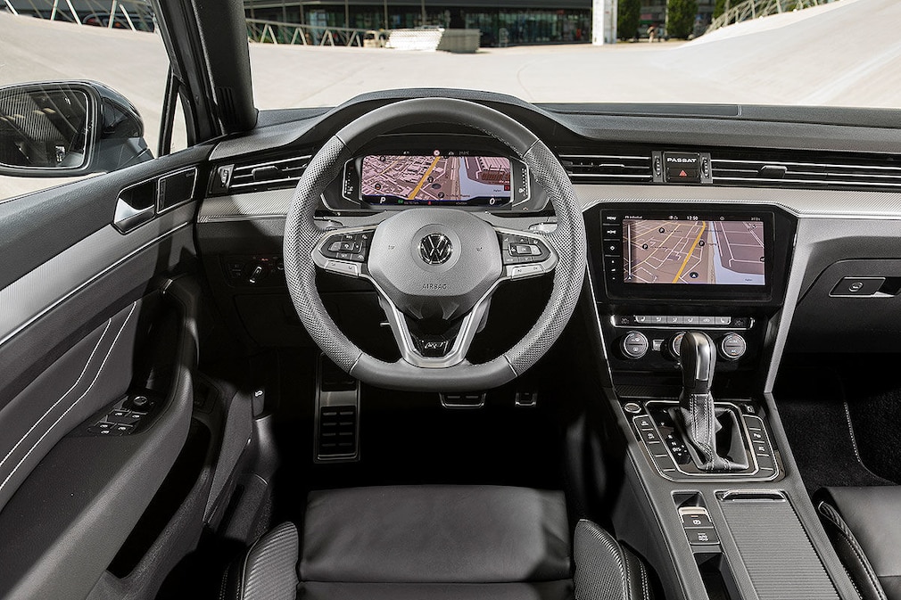 VW Passat Variant R-Line Edition