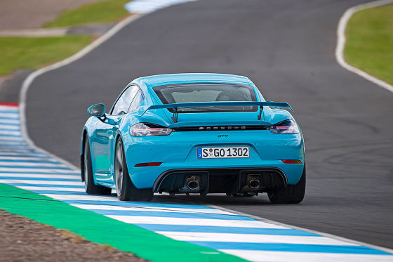 Porsche Cayman GT4
