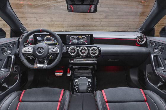 Alle Infos zum CLA 45 Shooting Brake