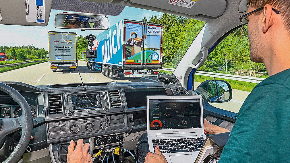 Lkw-Abgasreinigung mit AdBlue Lkw-Abgasreinigung mit AdBlue