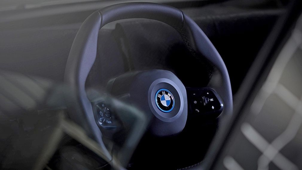 Eckiges Lenkrad für BMW iNext (2021)