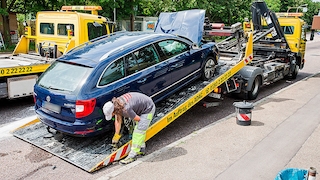 Kfz-Versicherung zahlt Abschleppkosten