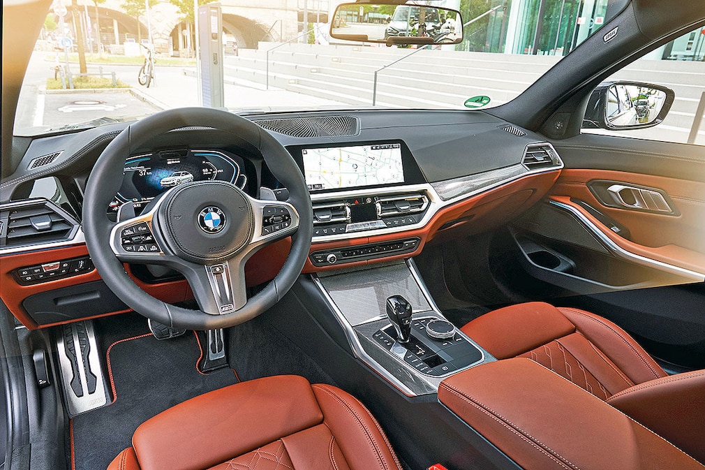 BMW 330e