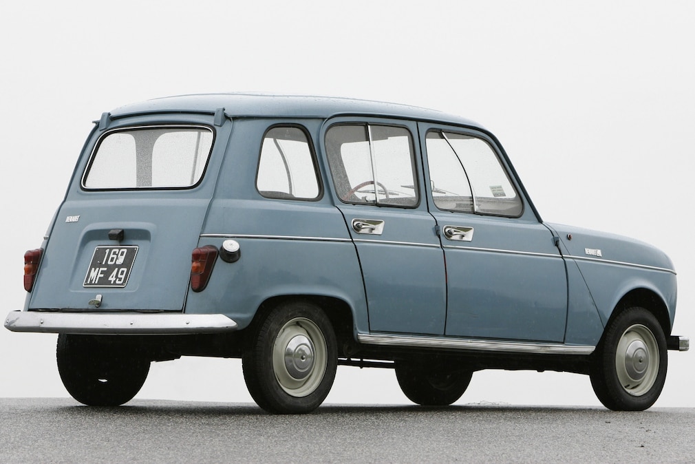 R4 von schräg hinten