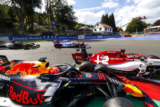 Verstappen geht auf Rosberg los