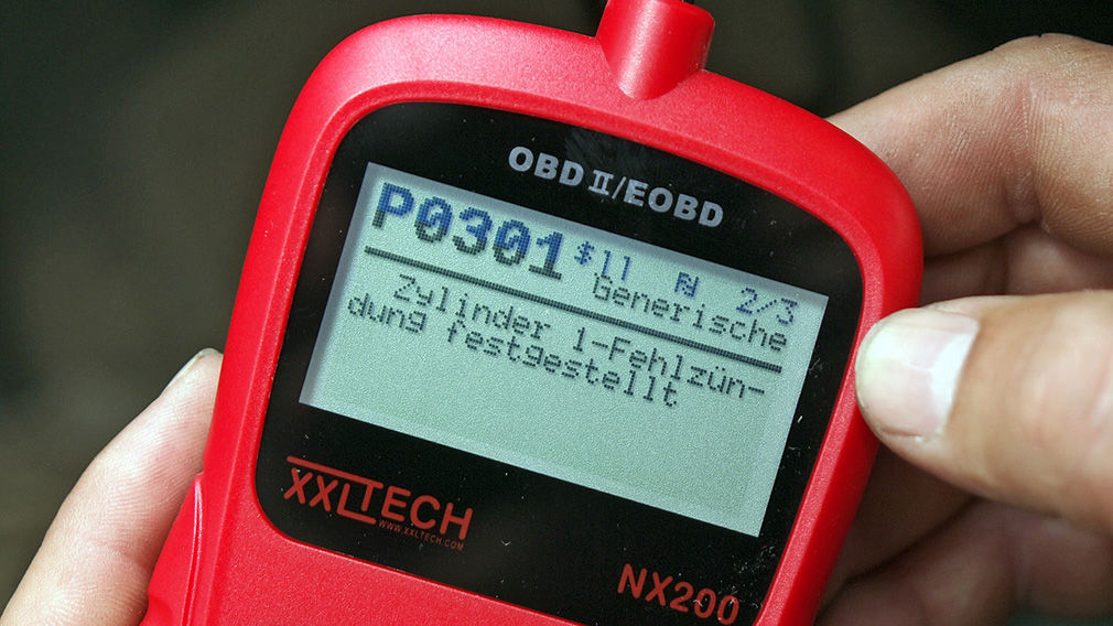 OBD2-Adapter: Funktion, Kosten, Tipps
