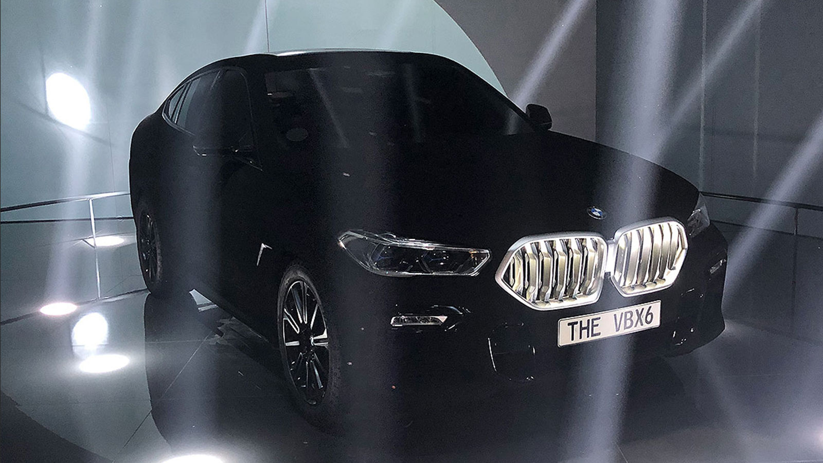 BMW X6 Vantablack (2019): IAA - Showcar - AUTO BILD