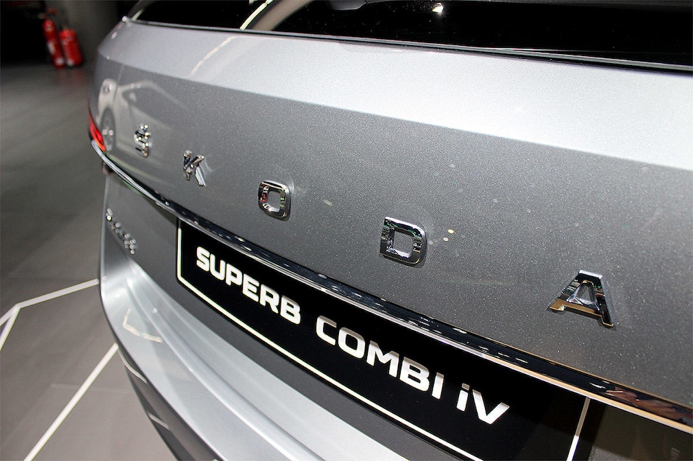 Skoda Superb vs. VW Passat: Kombi-Duell