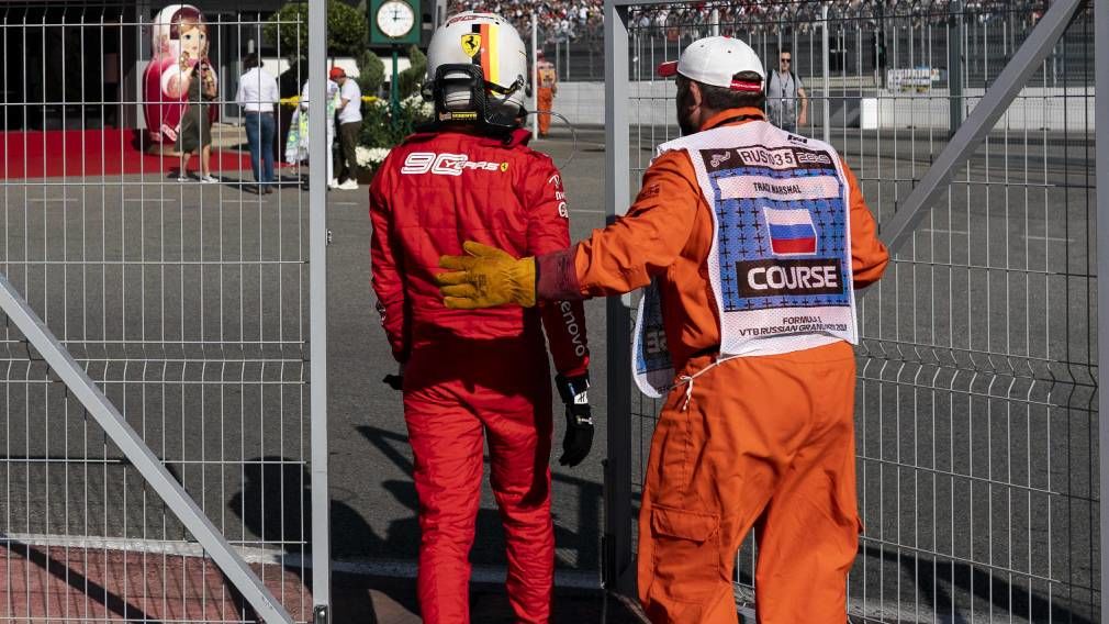 Formel 1 - Stallkrieg: "Vettel hat bei Ferrari keine Zukunft" - AUTO BILD