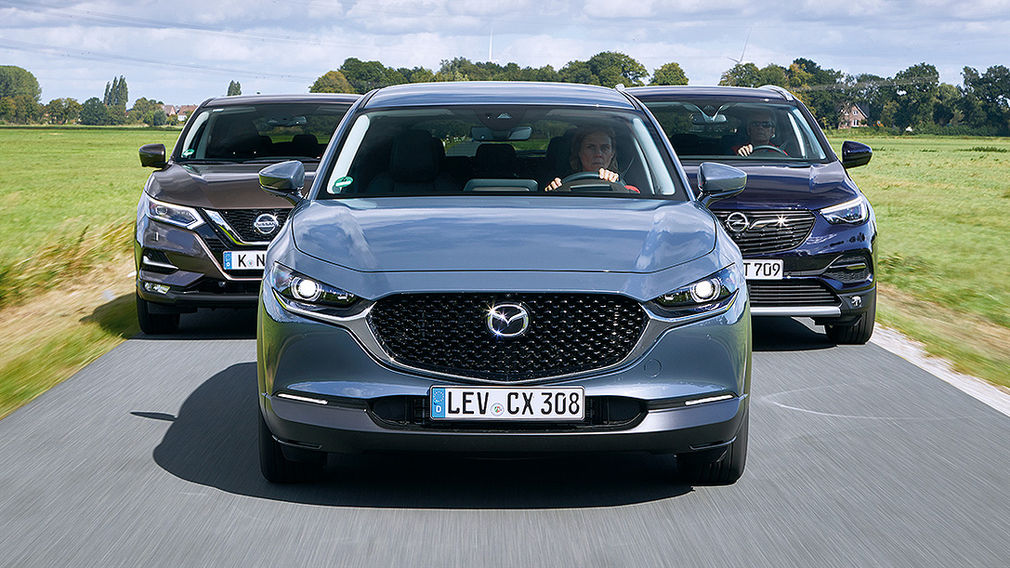 Mazda CX-30 Nissan Qashqai Opel Grandland X Mazda CX-30 Nissan Qashqai Opel Grandland X
