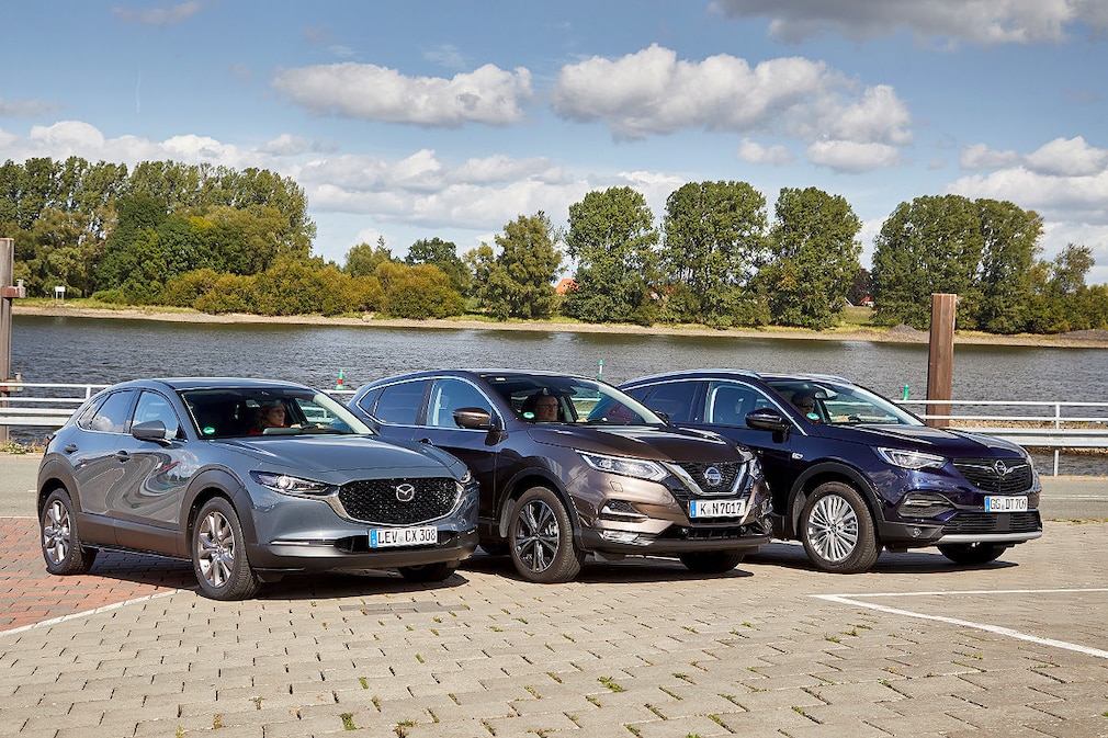 Mazda CX-30 Nissan Qashqai Opel Grandland X