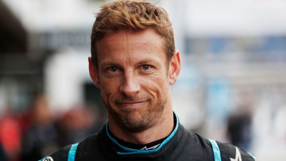 Button: Lunch und Tee beim Boxenstopp