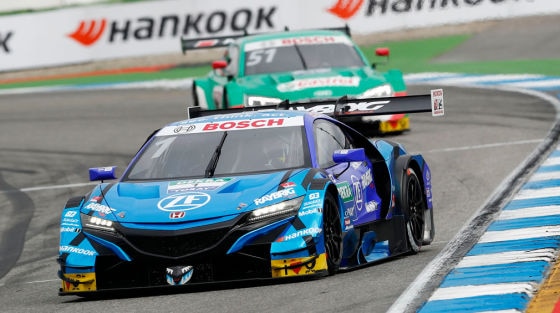 Rocky holt und verliert die Pole