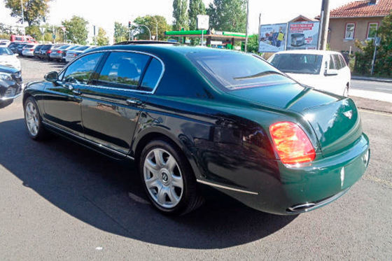 Bentley fahren zum Golf-Preis