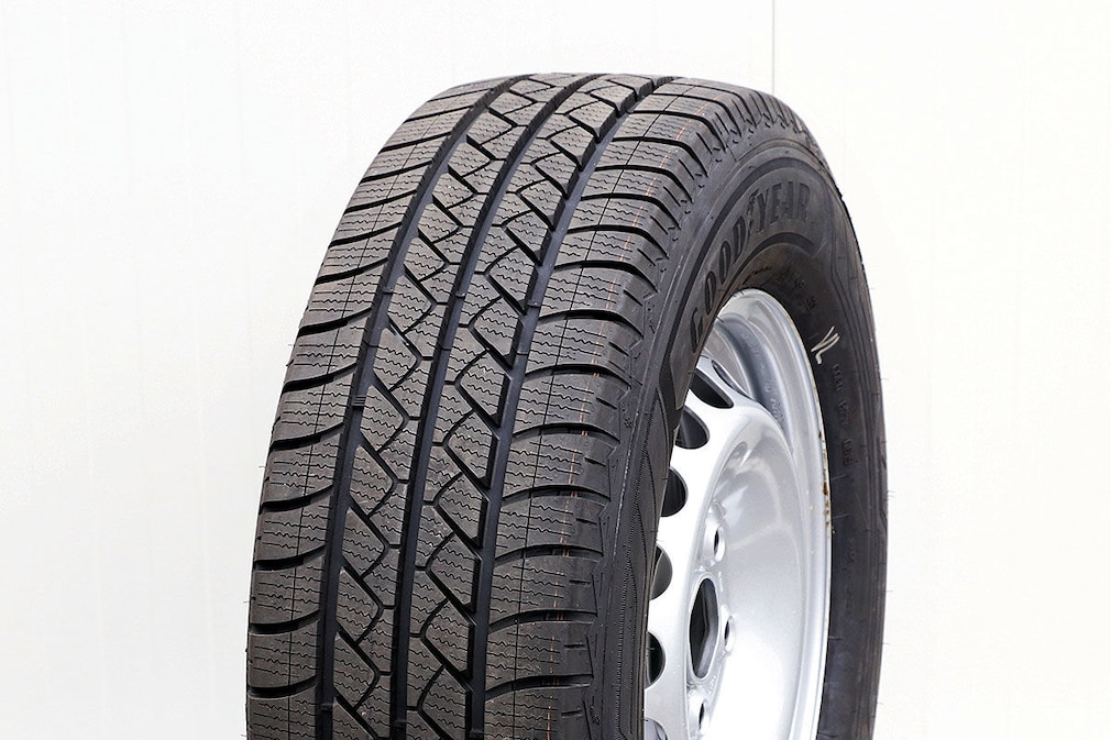 Ganzjahresreifen Format 235/65 R 16 C Goodyear Vector 4Seasons Cargo