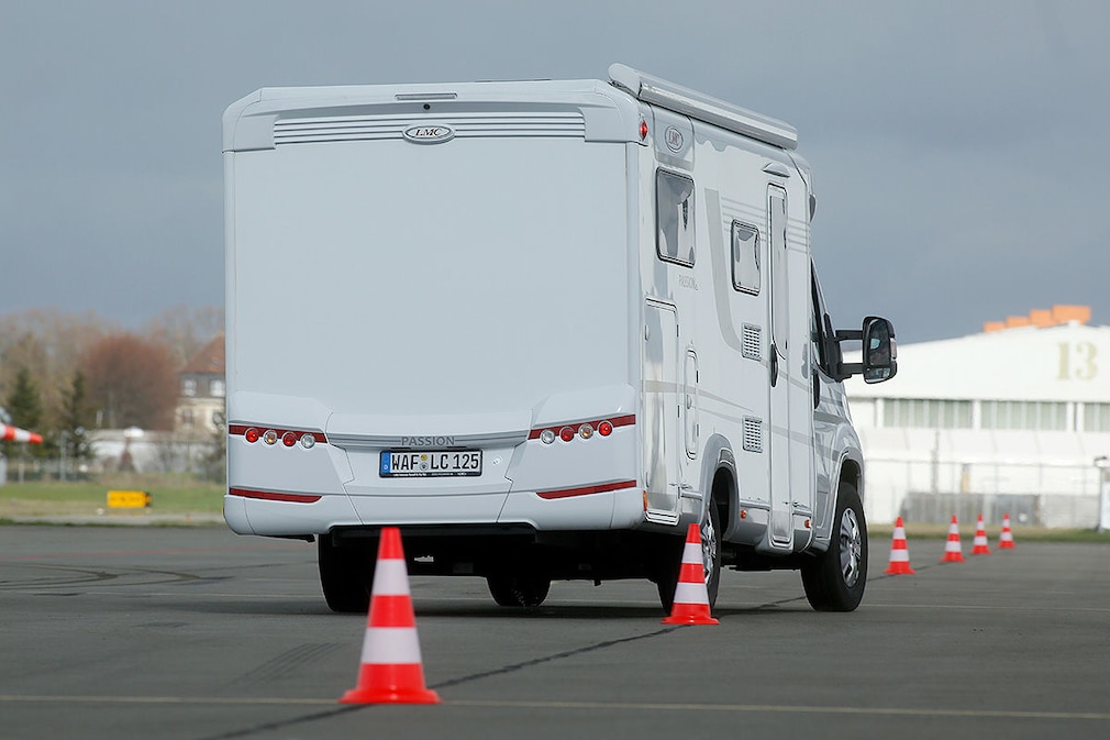 Adria, Hobby, LMC: Kompakte Teilintegrierte im Wohnmobil-Test