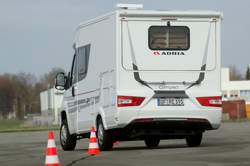 Adria, Hobby, LMC: Kompakte Teilintegrierte im Wohnmobil-Test