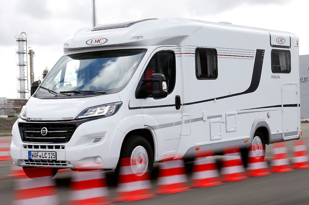 Adria, Hobby, LMC: Kompakte Teilintegrierte im Wohnmobil-Test