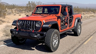 Erste Fahrt im Riesen-Jeep