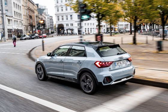 Eher teurer Spaßmacher als Mini-SUV