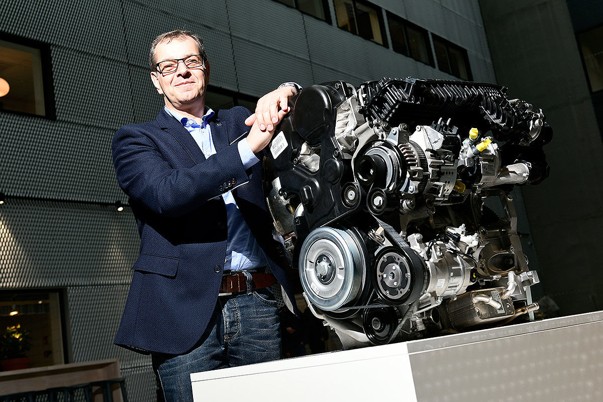 Volvo XC90 B6