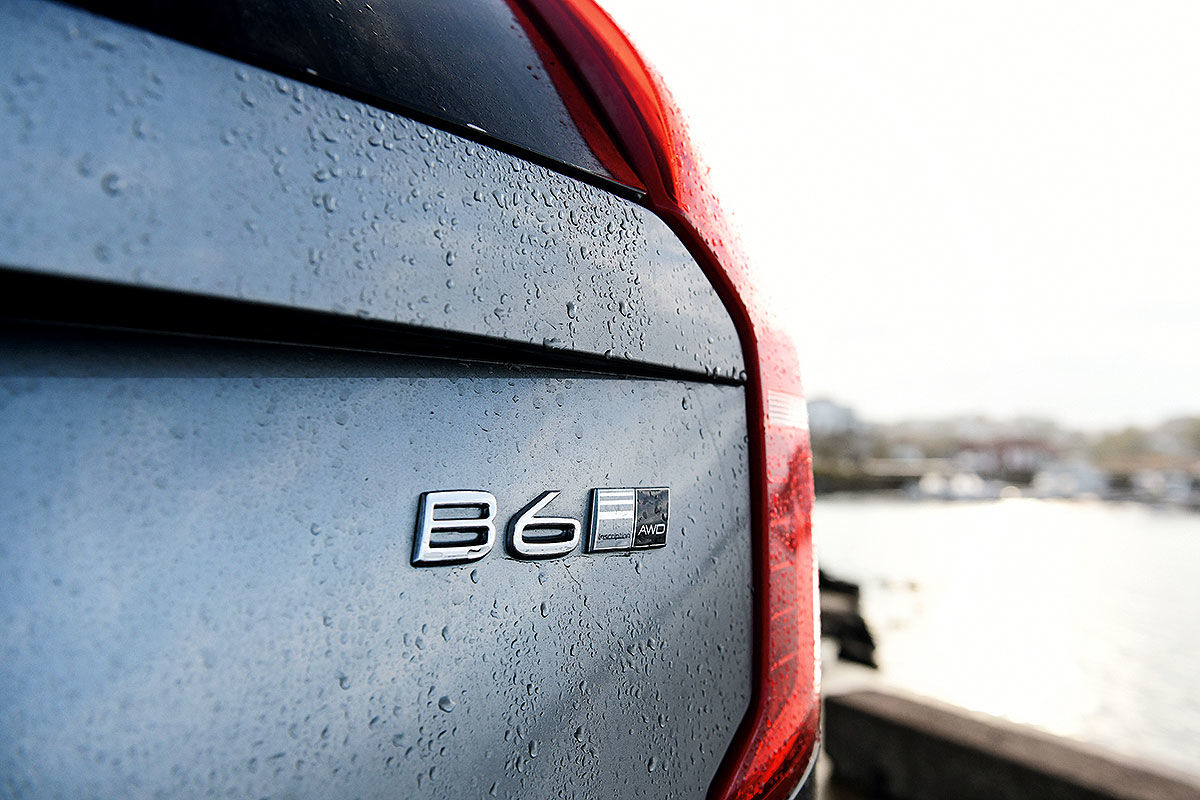 Volvo XC90 B6