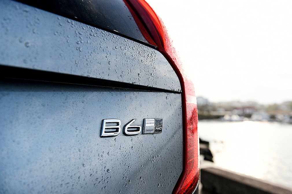 Volvo XC90 B6
