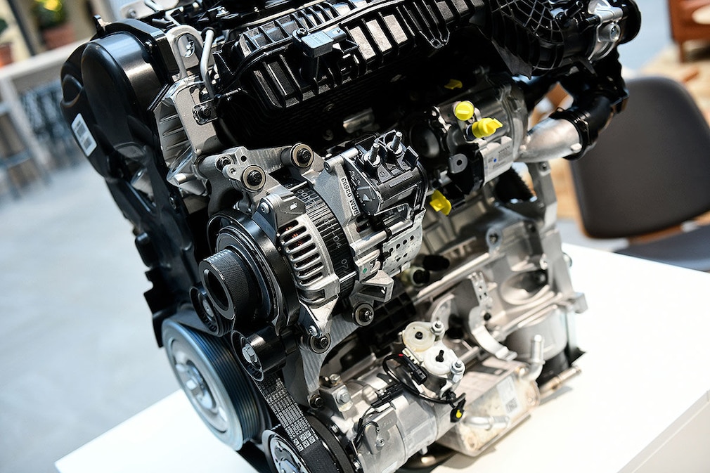 Volvo XC90 B6