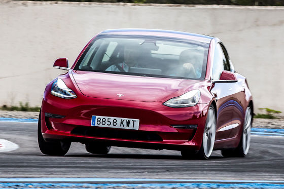 Tesla Cybertruck (2012): Form, Material, Meinung