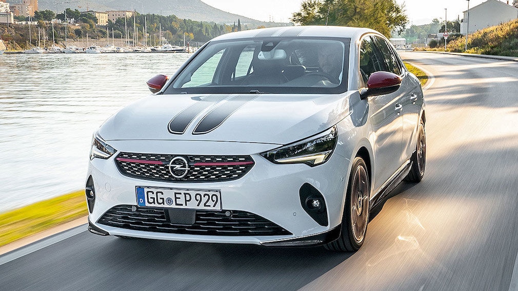 Opel Corsa Facelift (2021) mit aktuellem Markengesicht - AUTO BILD