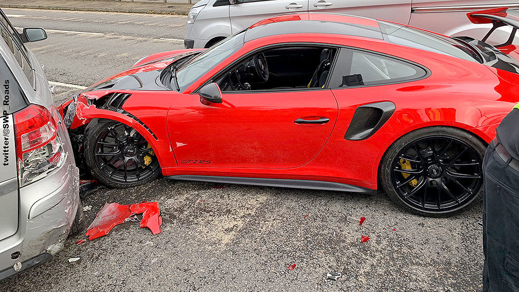 Porsche 911 GT2 RS: Unfall auf Probefahrt