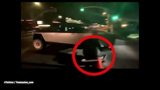 Tesla Cybertruck: Elon Musk, Fahrt