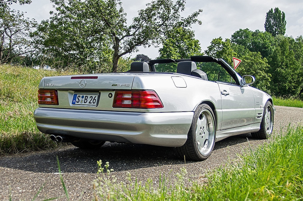 Mercedes SL 73 AMG mit 7,3LiterV12 und 525 PS gefahren! AUTO BILD