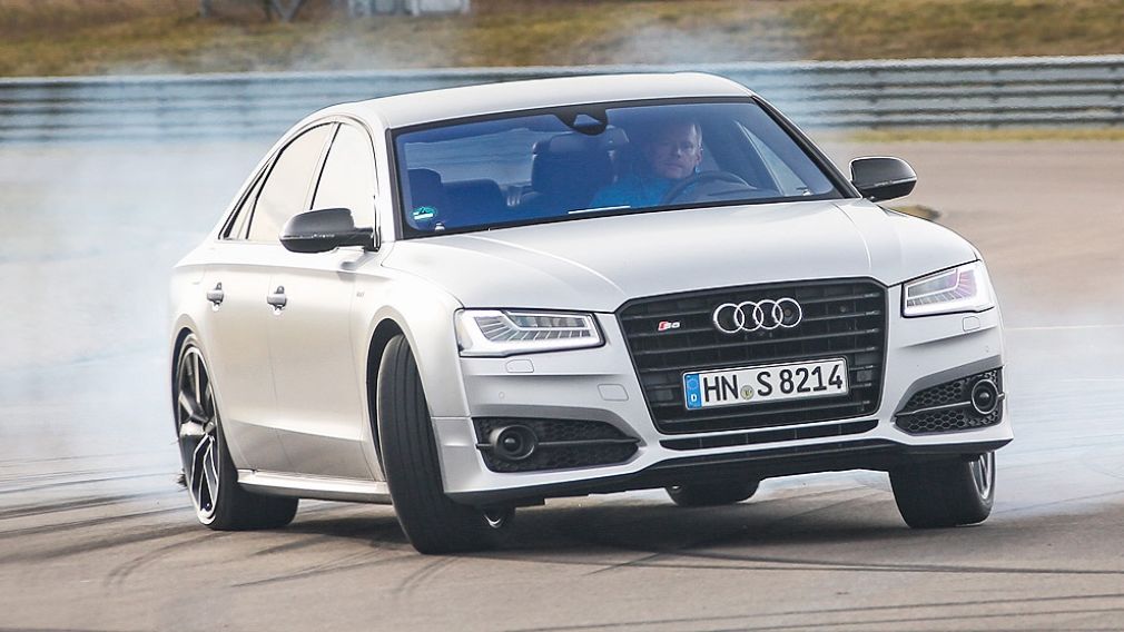 Audi S8 plus: Leasing, Preis Audi S8 plus: Leasing, Preis