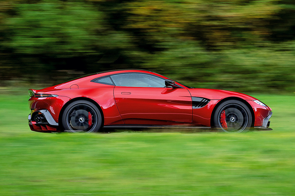 Aston Martin Vantage AMR